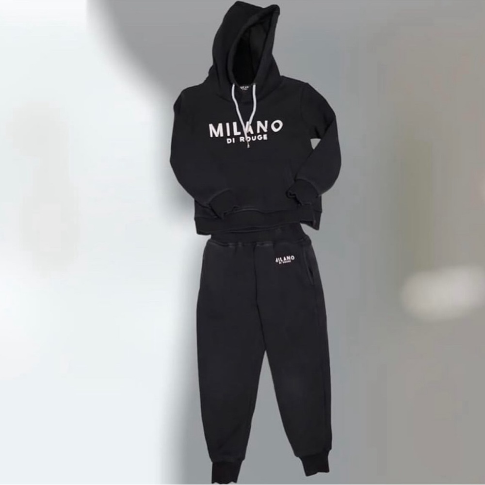 VGUC Boys Authentic Milano sweatsuit size XS (5)